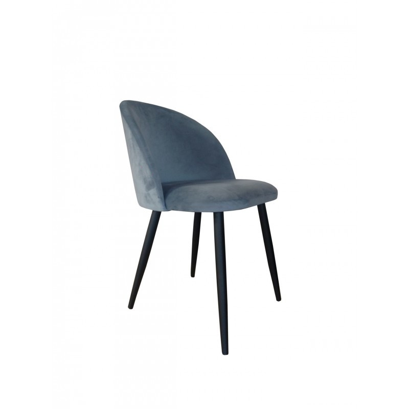 Moderní čalouněná jídelní židle s kovovýma nohama.